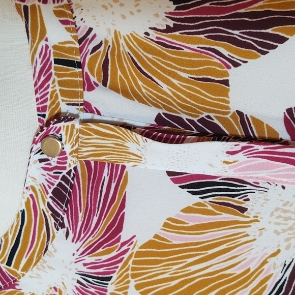 JM Collection Wildflower Mix Women's Blouse - Picture 2 of 7